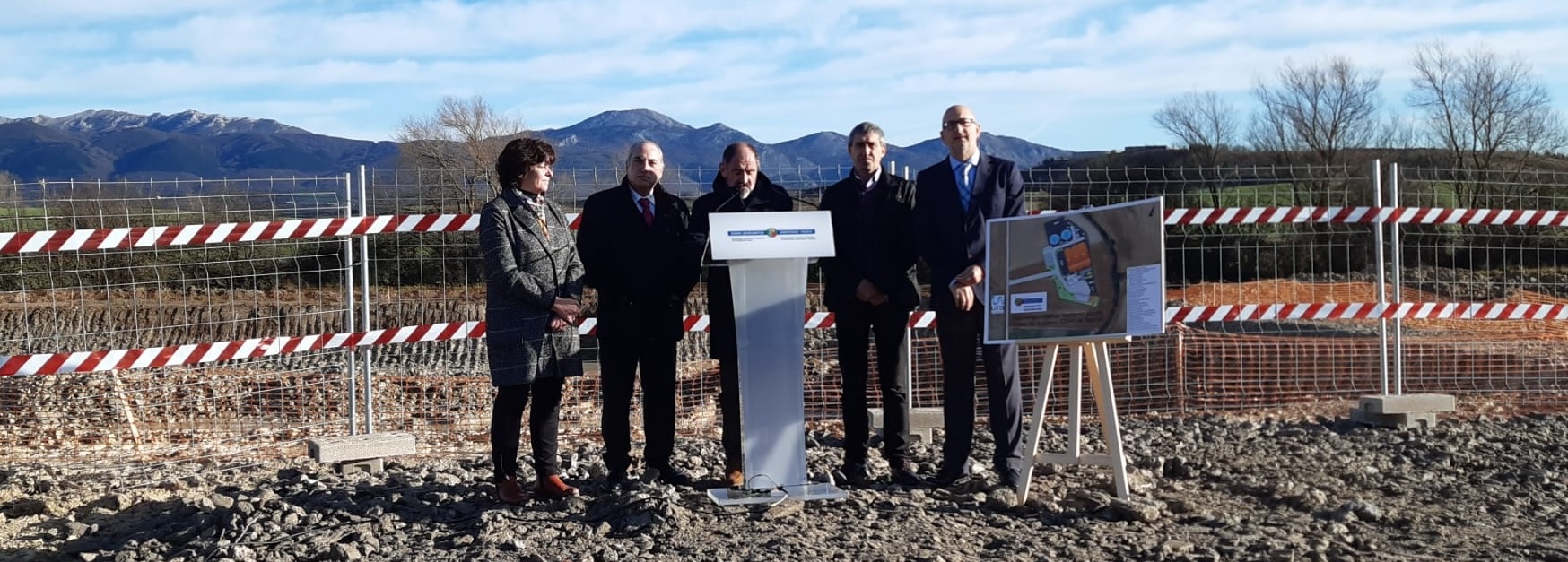 I&ntilde;aki Arriola, consejero de Medio Ambiente, Planificaci&oacute;n Territorial y Vivienda, y Ernesto Martinez de Cabredo, director general de URA, han visitado junto al alcalde de Salvatierra, Ernesto Sainz Lanchares, las obras de la depuradora de aguas residuales (EDAR) que la Agencia Vasca del Agua ha comenzado a construir en la localidad alavesa.